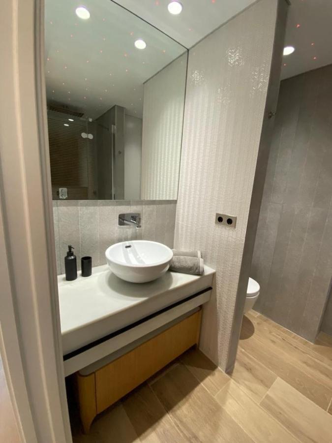 Appartamento Luxurious Flat With Magical Sea View Marbella Esterno foto